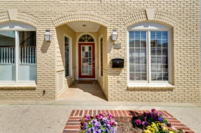 Walk to Downtown Cozy Lenoir Apartment!